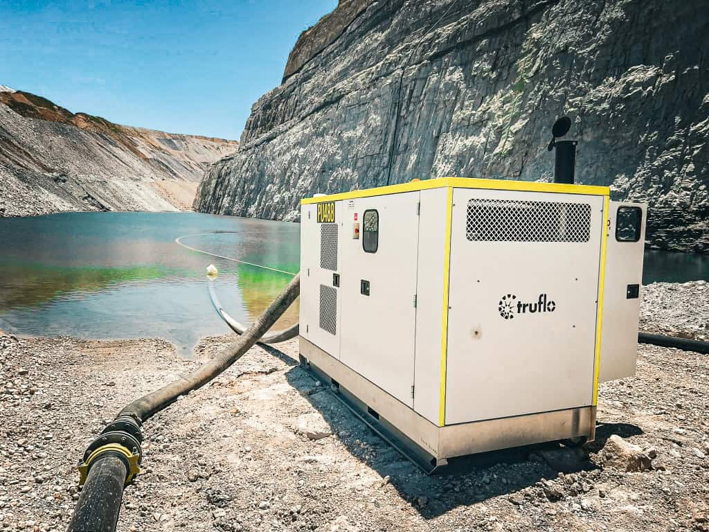 Sound attenuated pumpset in open pit